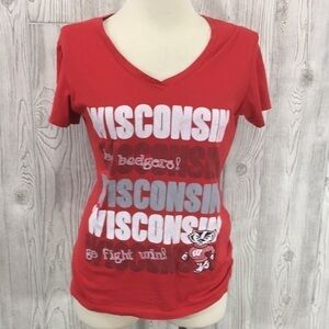 Wisconsin Badgers V-Neck Tee Size XL